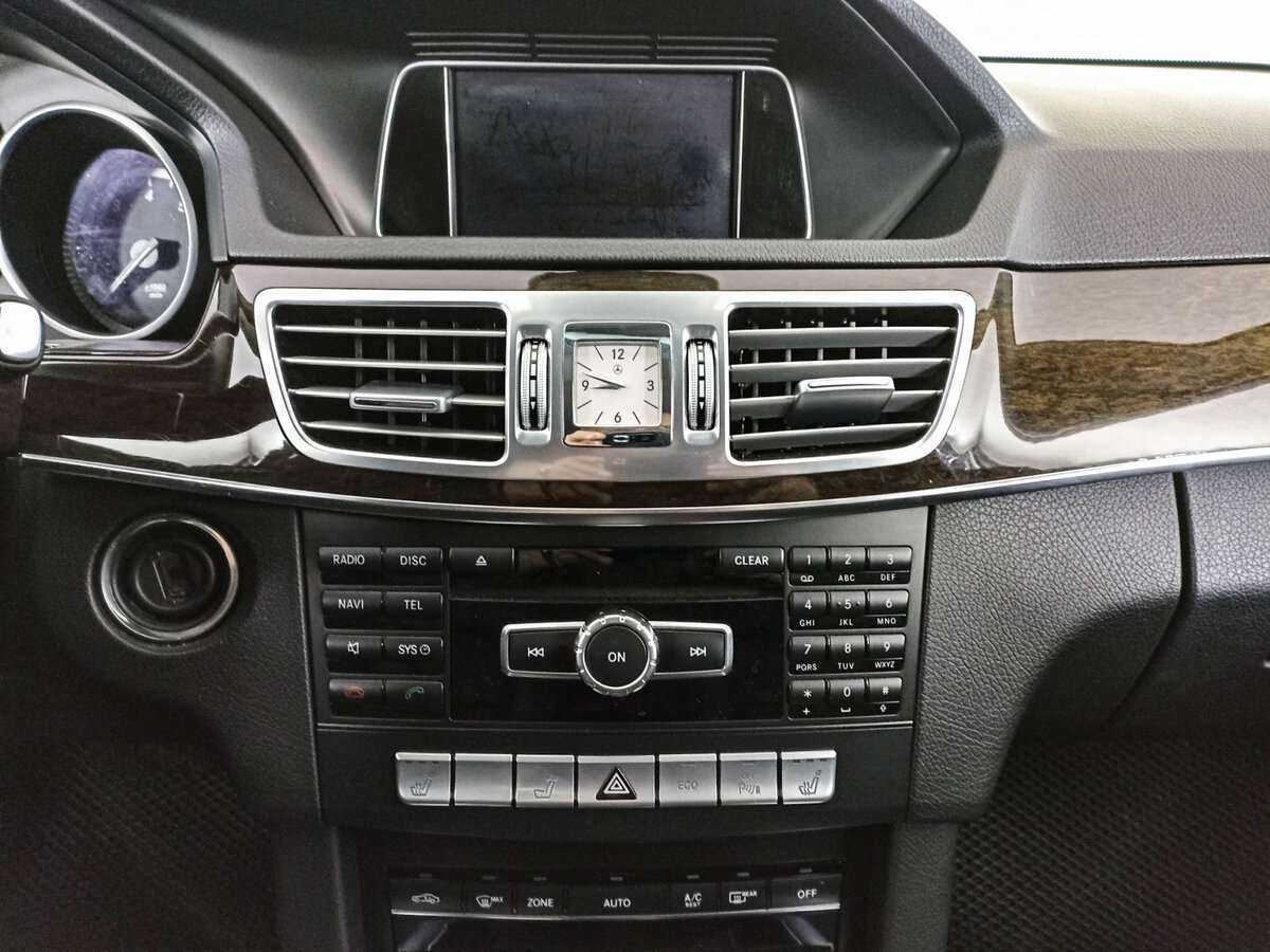 Б/У Мерседес-Бенц Е-Класс 2013 года. Фото: #12