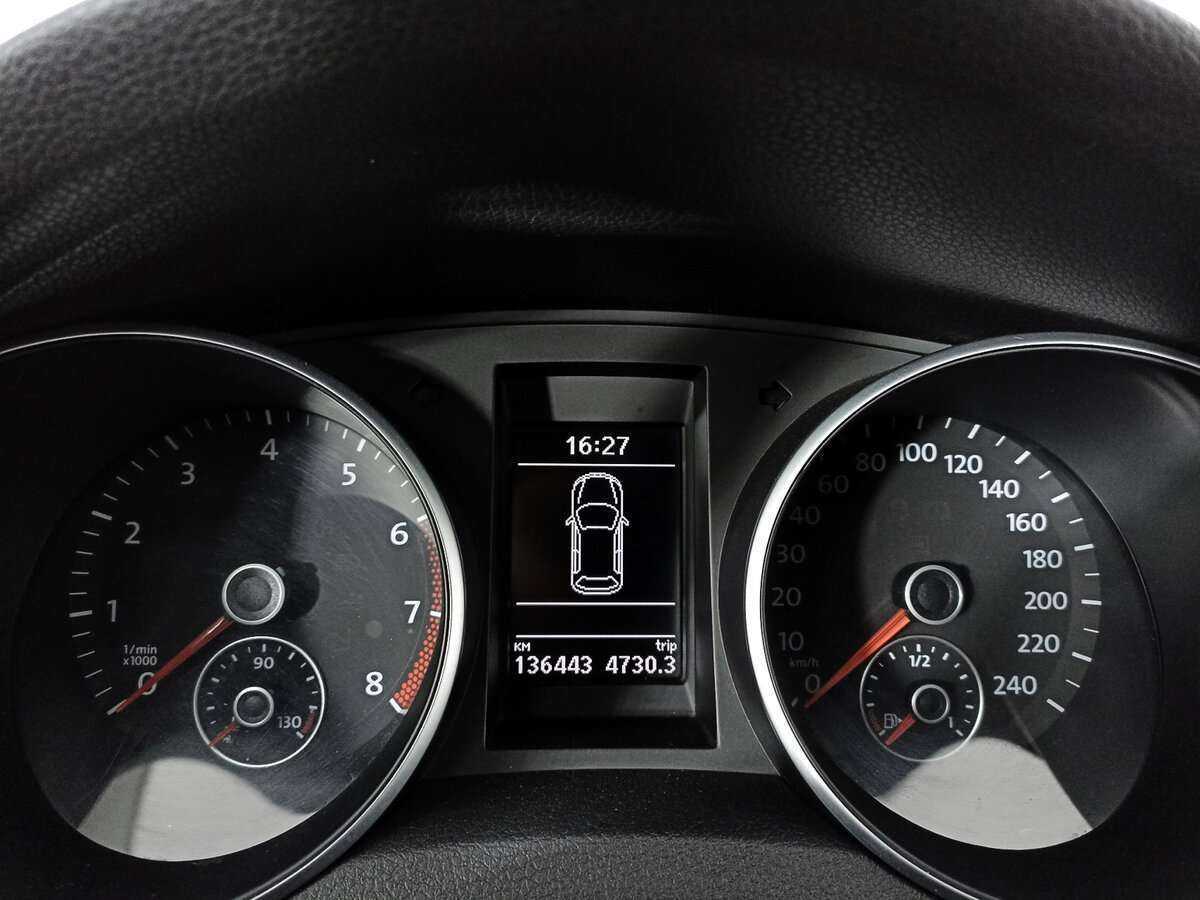 Б/У Фольксваген Гольф 2011 года. Фото: #10