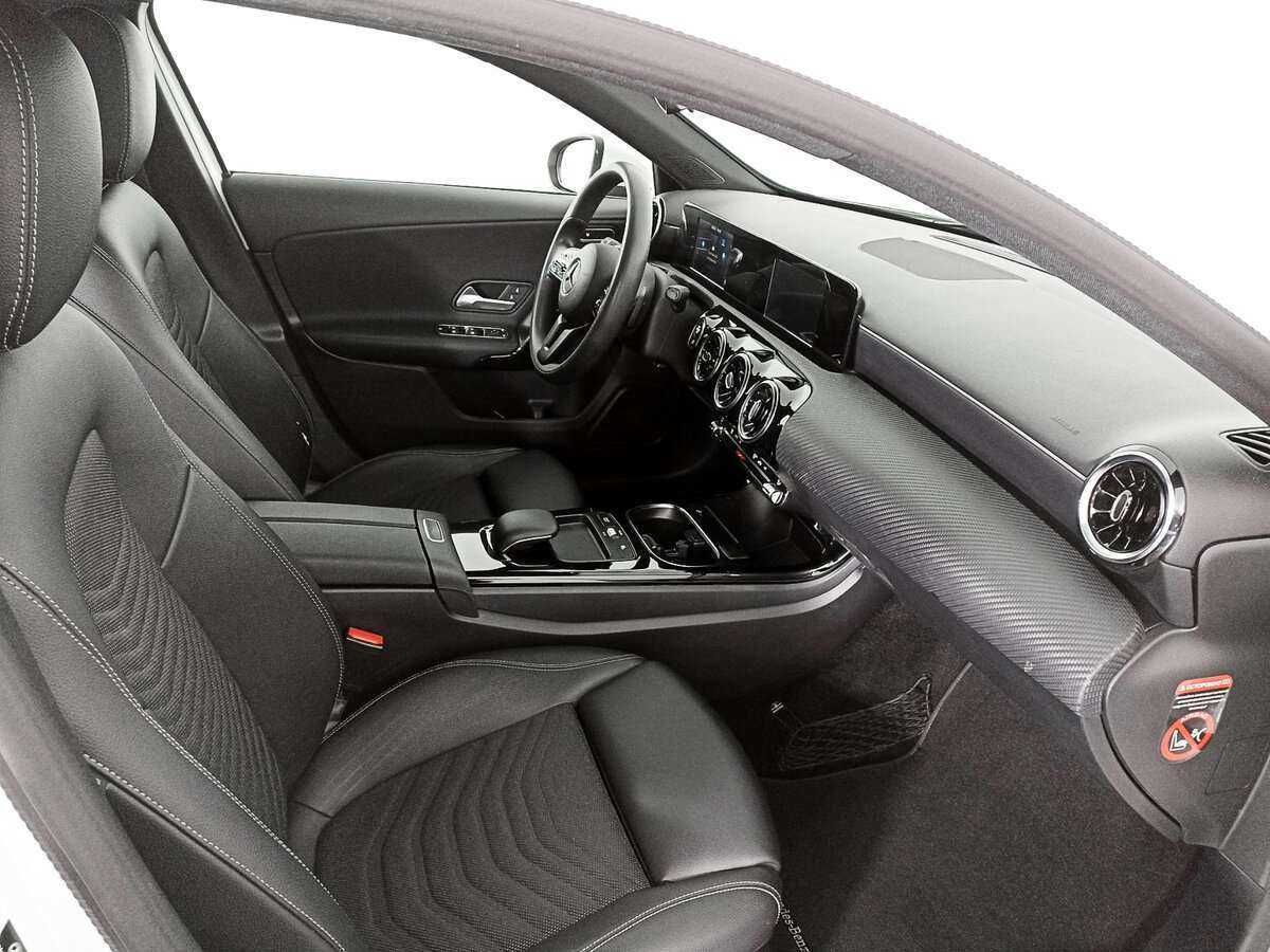 Б/У Мерседес-Бенц А-Класс 2018 года. Фото: #8