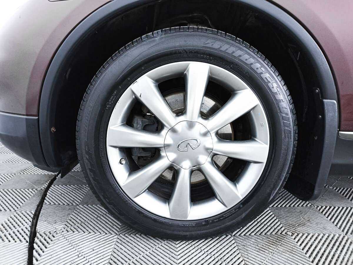 Б/У Инфинити К-Икс50 2015 года. Фото: #17