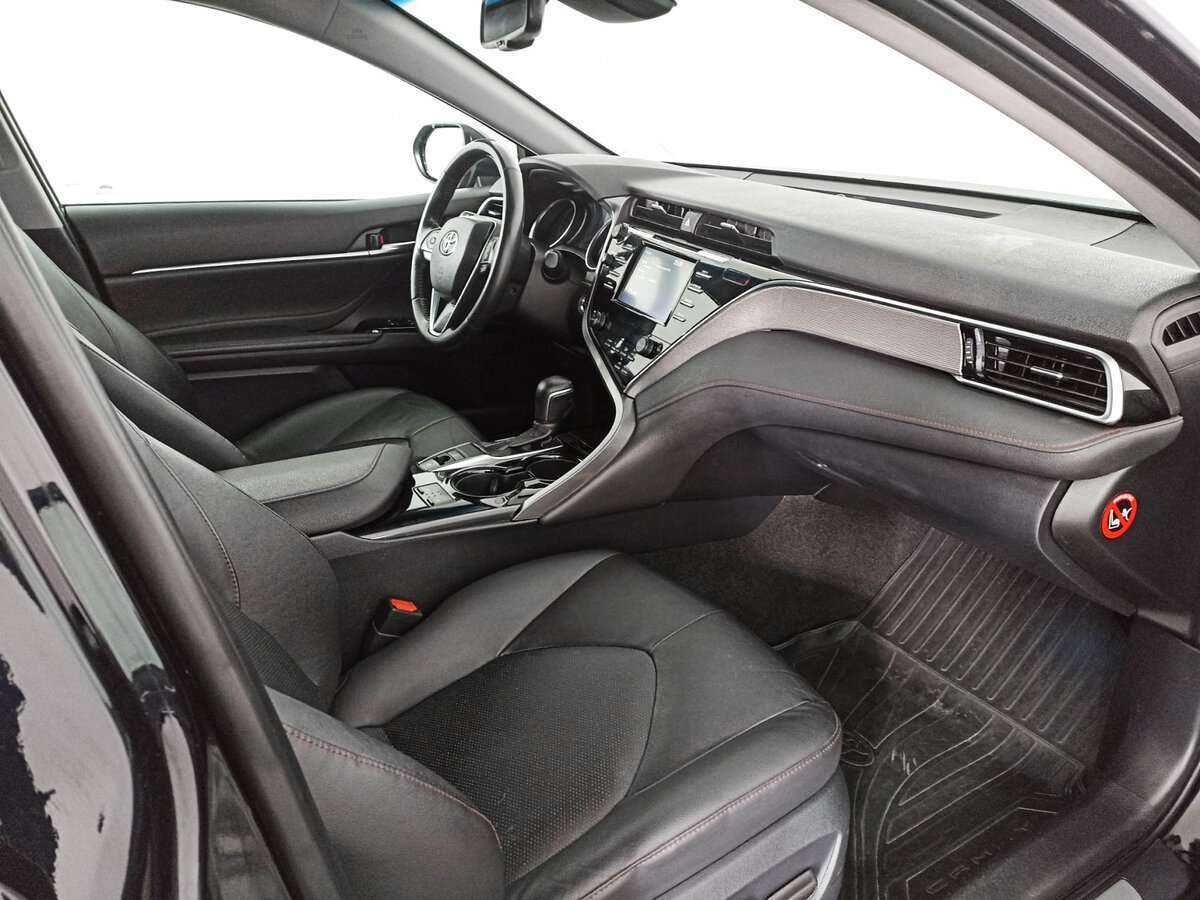 Б/У Тойота Камри 2020 года. Фото: #7