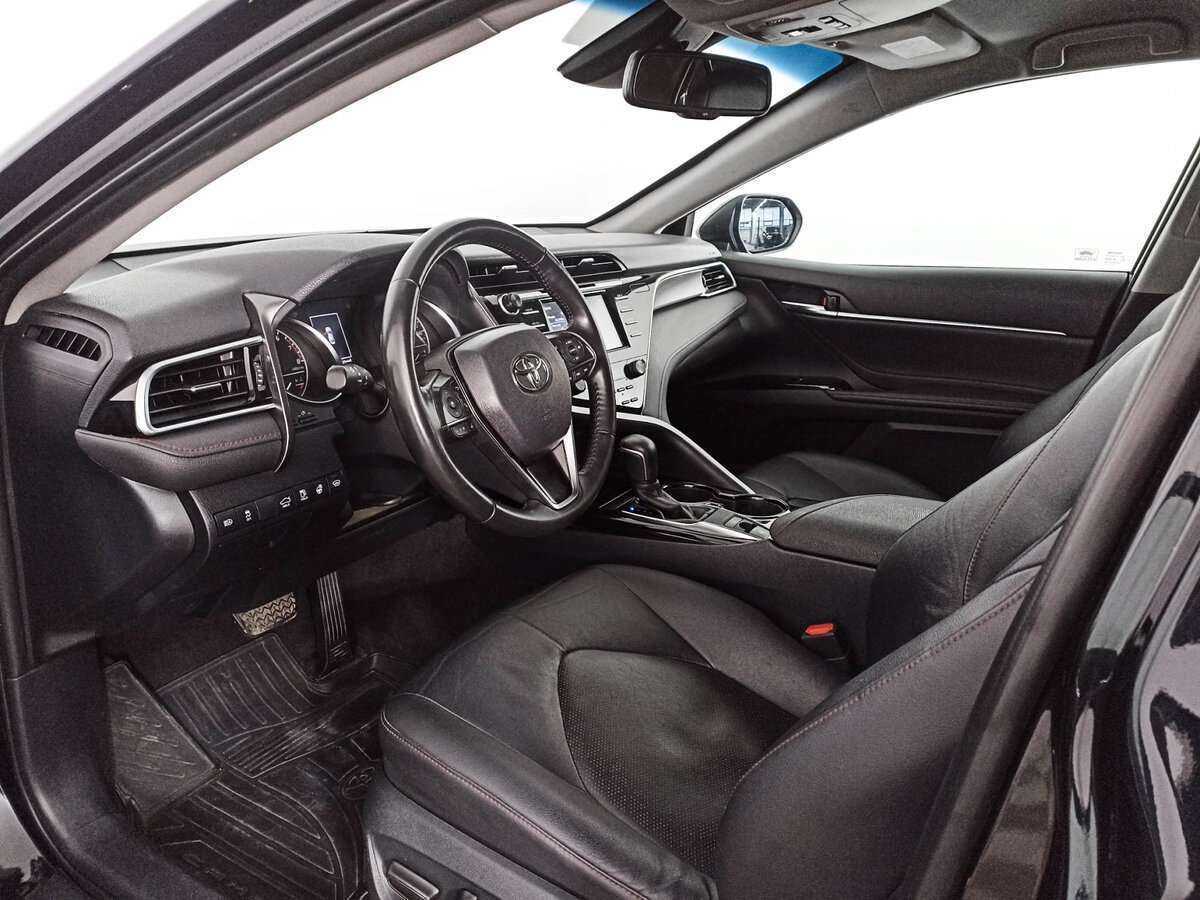 Б/У Тойота Камри 2020 года. Фото: #12