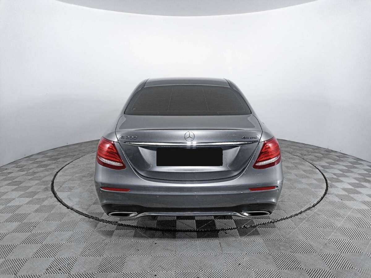 Б/У Мерседес-Бенц Е-Класс 2019 года. Фото: #5