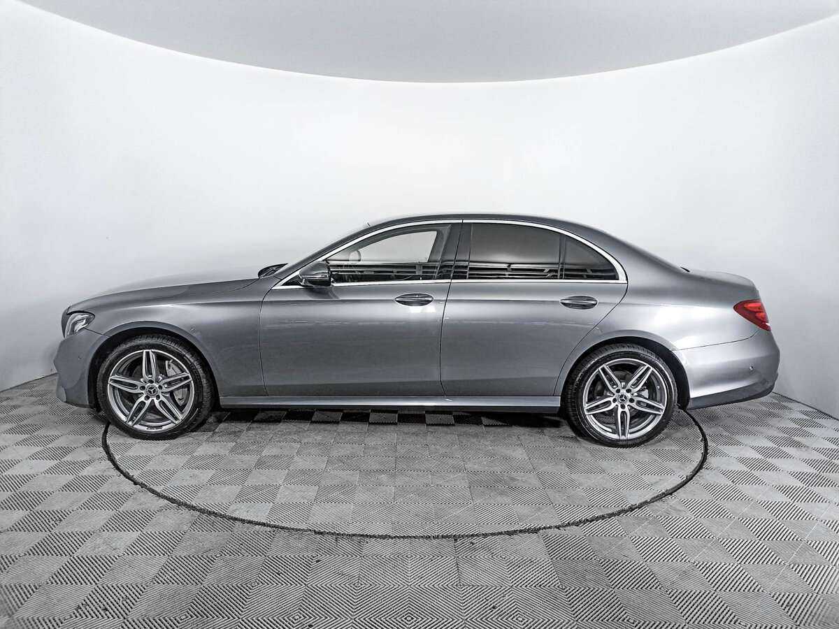 Б/У Мерседес-Бенц Е-Класс 2019 года. Фото: #7