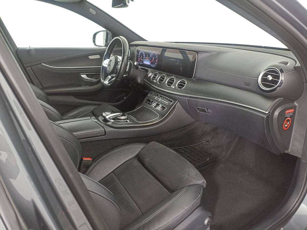 Б/У Мерседес-Бенц Е-Класс 2019 года. Фото: #8