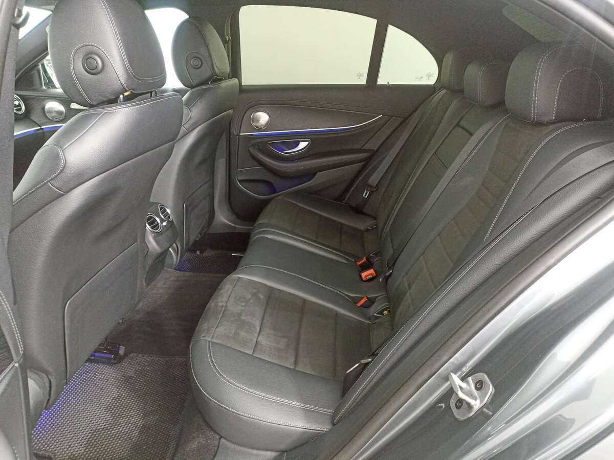 Б/У Мерседес-Бенц Е-Класс 2019 года. Фото: #9