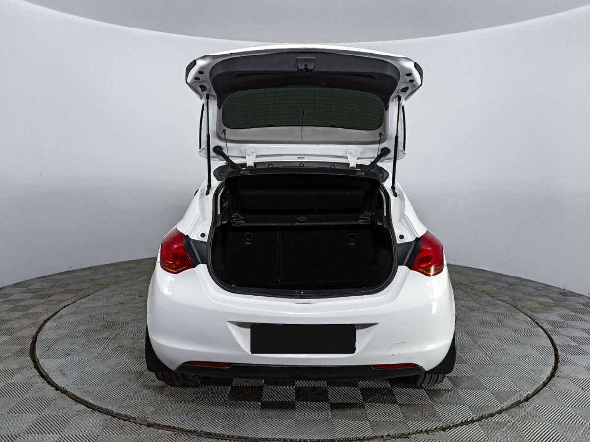 Б/У Опель Астра 2011 года. Фото: #9