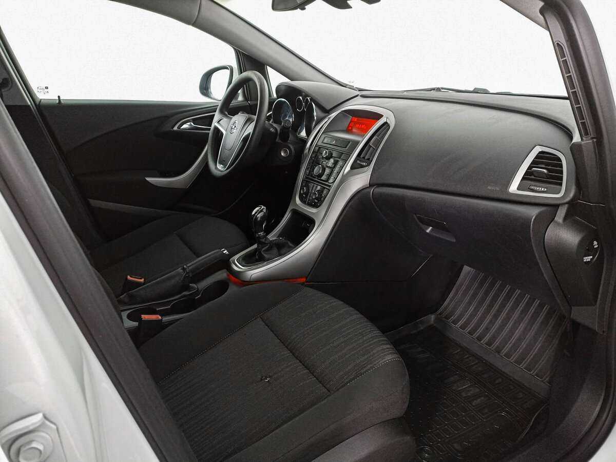 Б/У Опель Астра 2011 года. Фото: #10