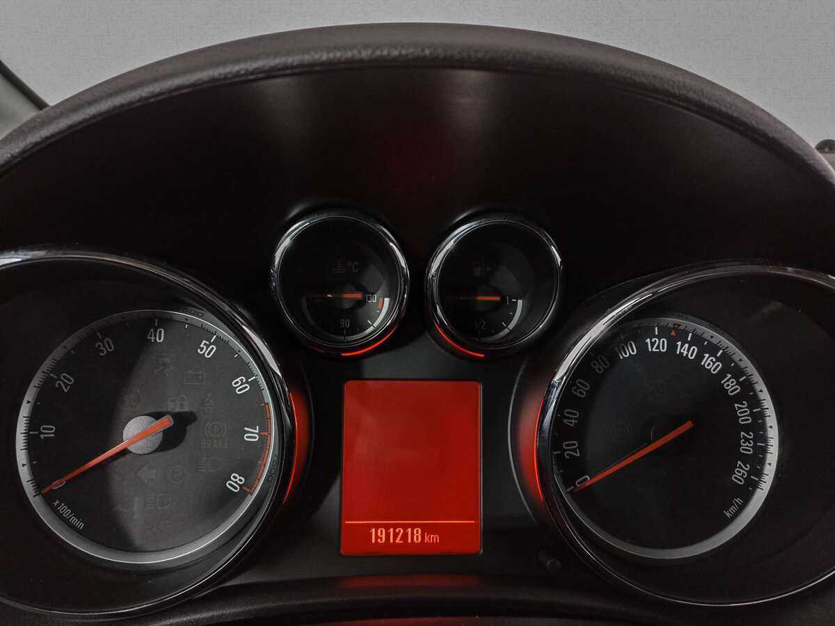 Б/У Опель Астра 2011 года. Фото: #12