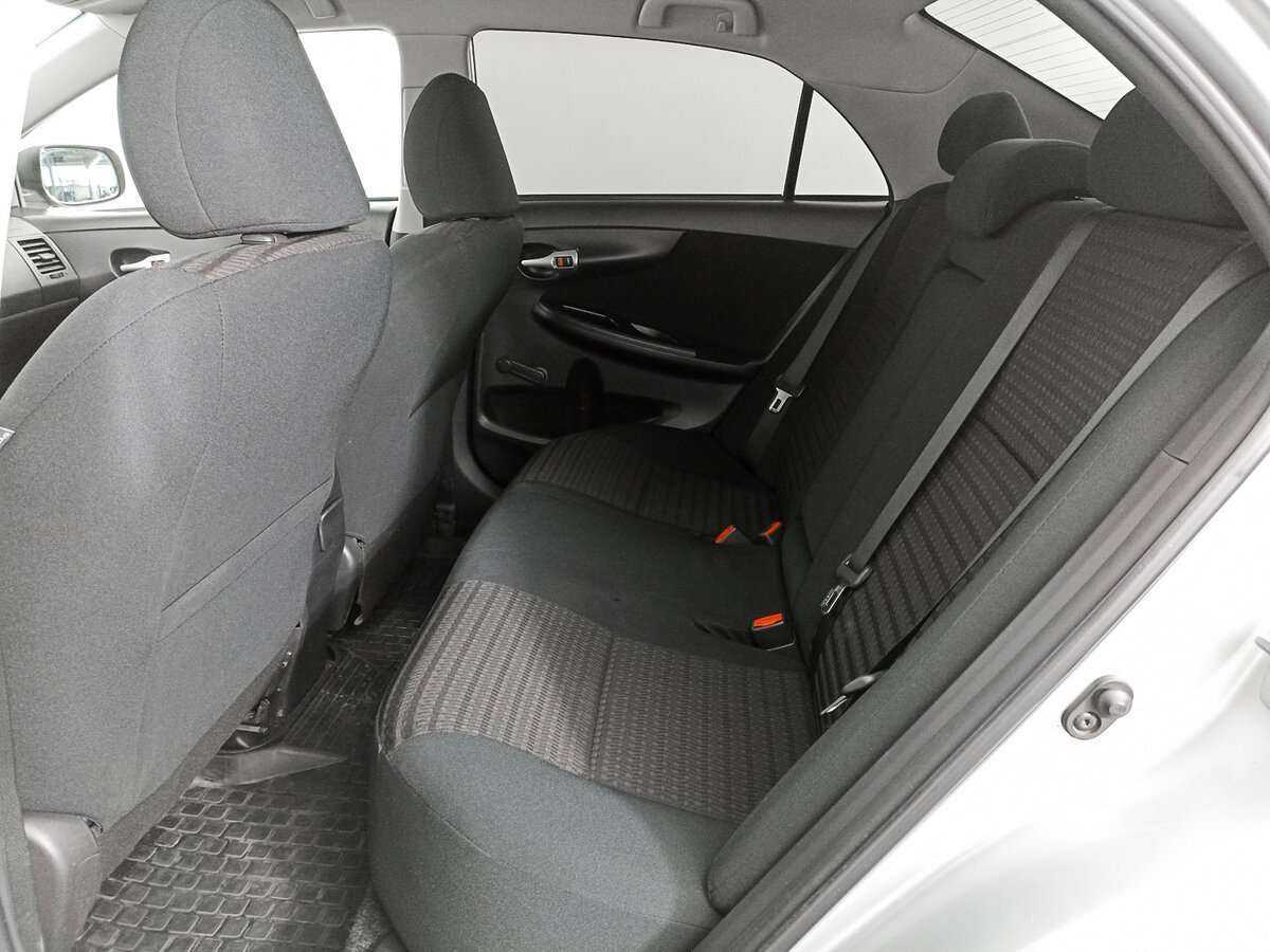 Б/У Тойота Королла 2011 года. Фото: #9