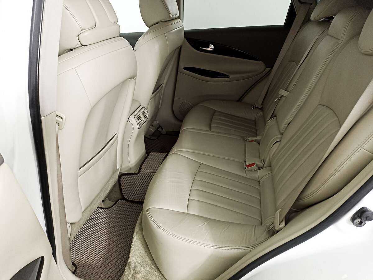 Б/У Инфинити ЕИкс 2010 года. Фото: #7