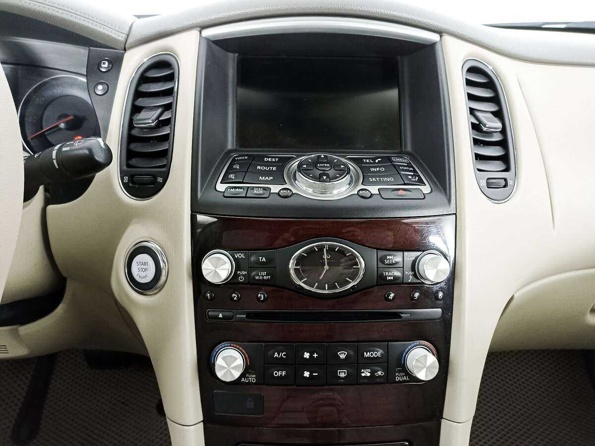 Б/У Инфинити ЕИкс 2010 года. Фото: #10