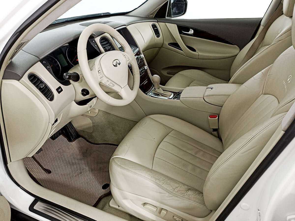 Б/У Инфинити ЕИкс 2010 года. Фото: #11