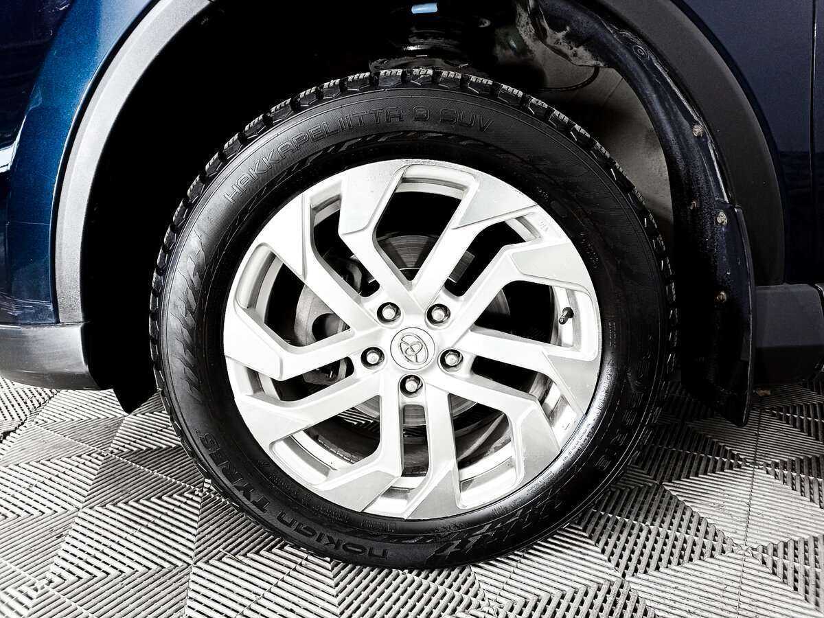 Б/У Тойота Рав4 2019 года. Фото: #17