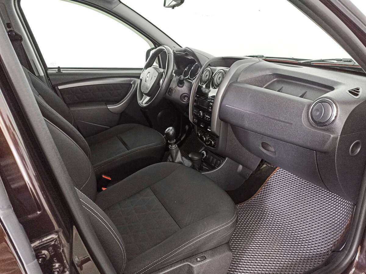 Б/У Рено Дастер 2017 года. Фото: #8