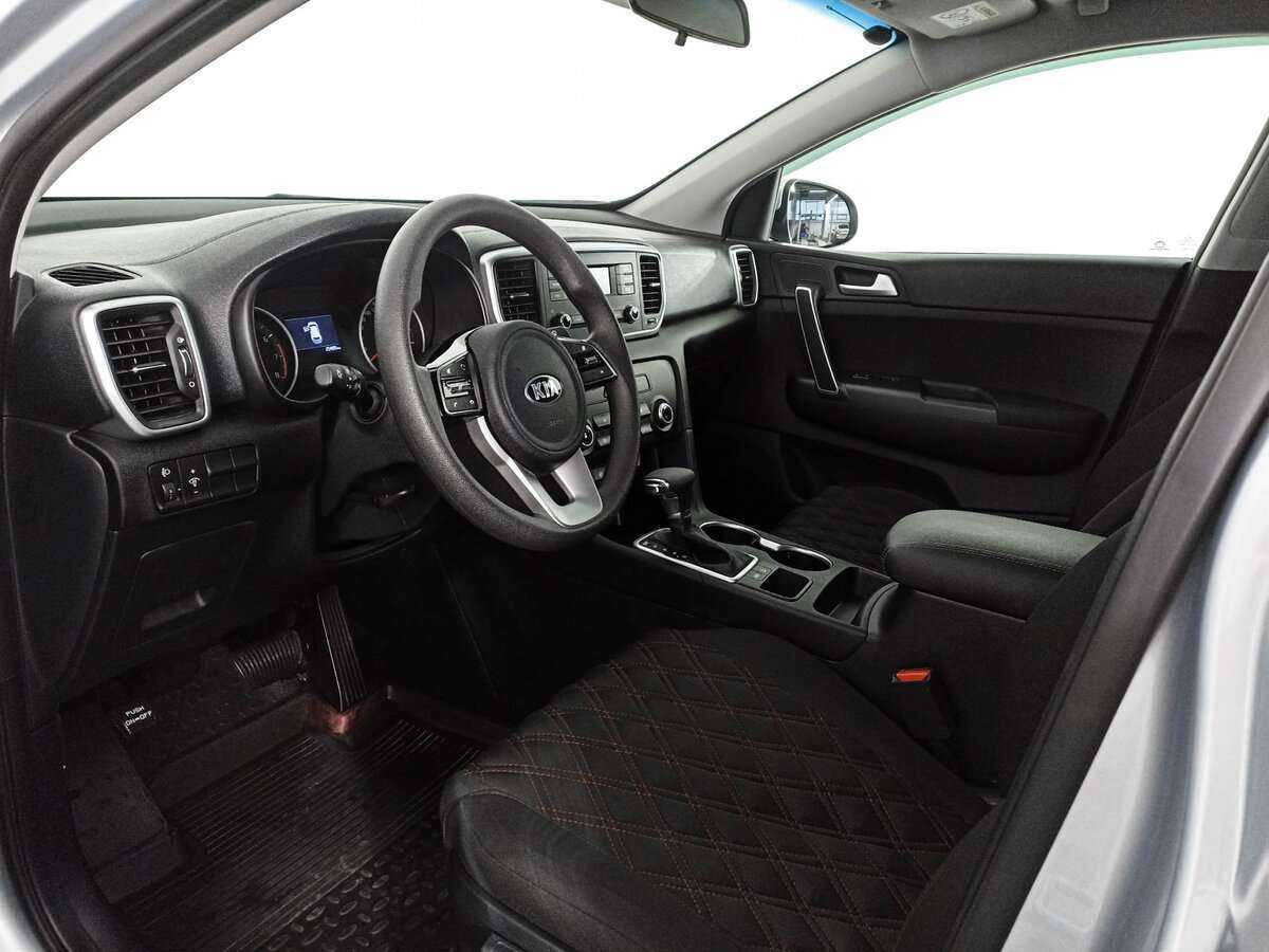 Б/У Киа Спортейдж 2021 года. Фото: #10