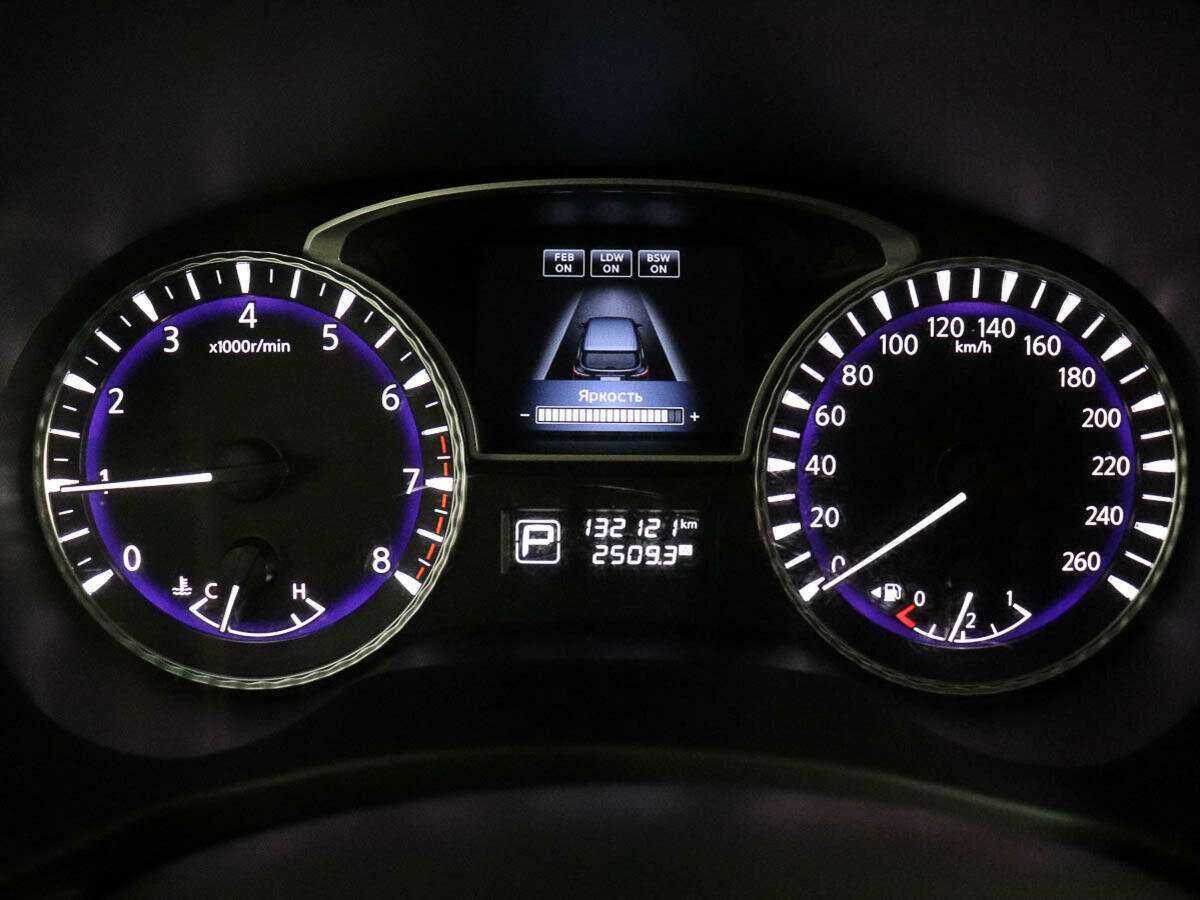 Б/У Инфинити К-Икс60 2017 года. Фото: #9