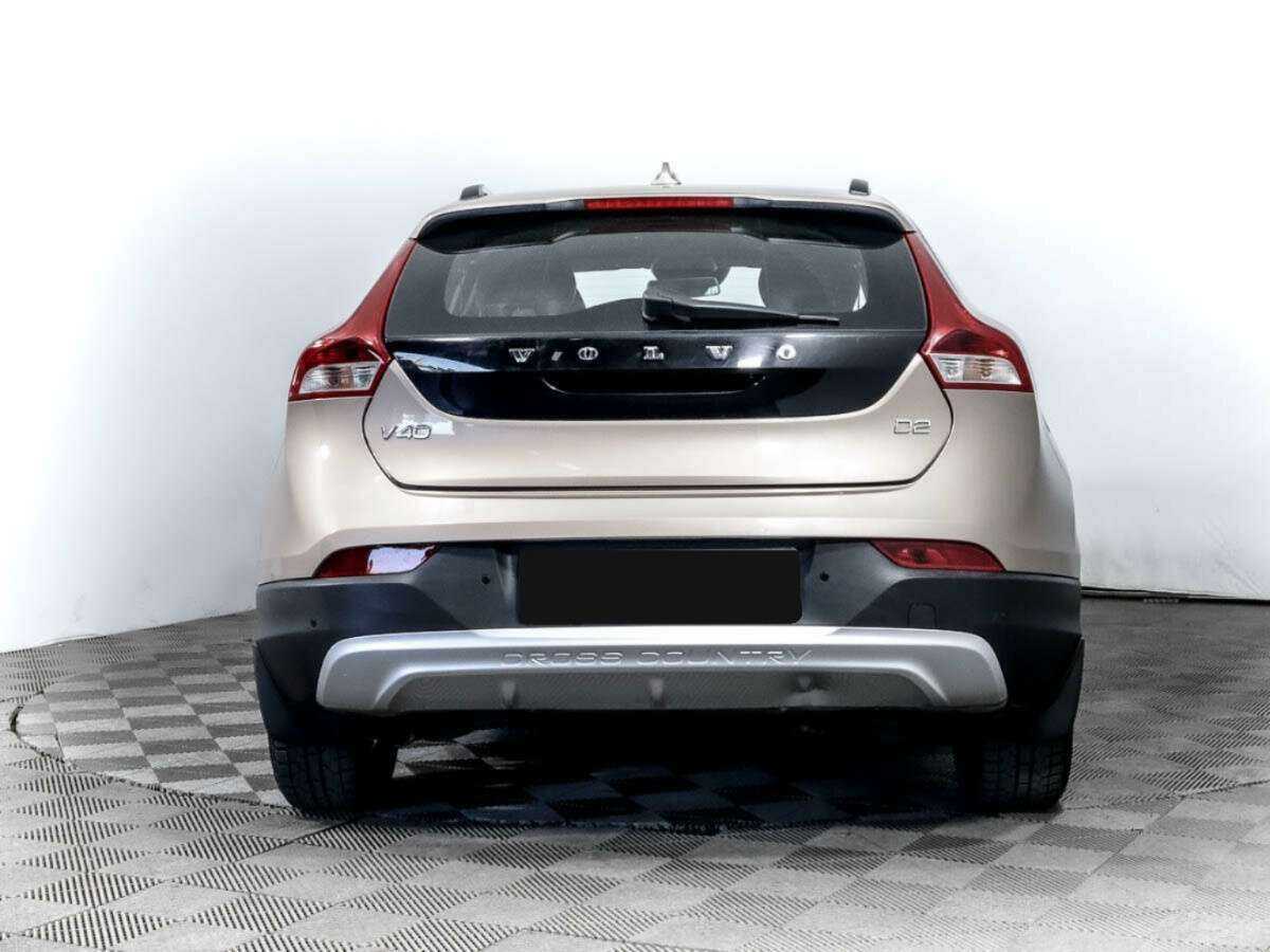 Б/У Вольво В40 Кросс Кантри 2015 года. Фото: #4