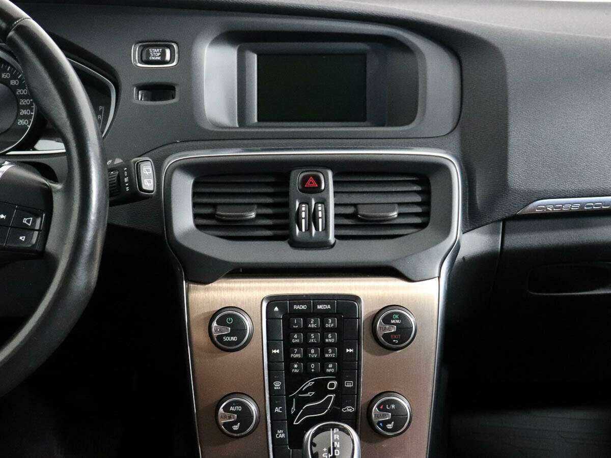 Б/У Вольво В40 Кросс Кантри 2015 года. Фото: #11