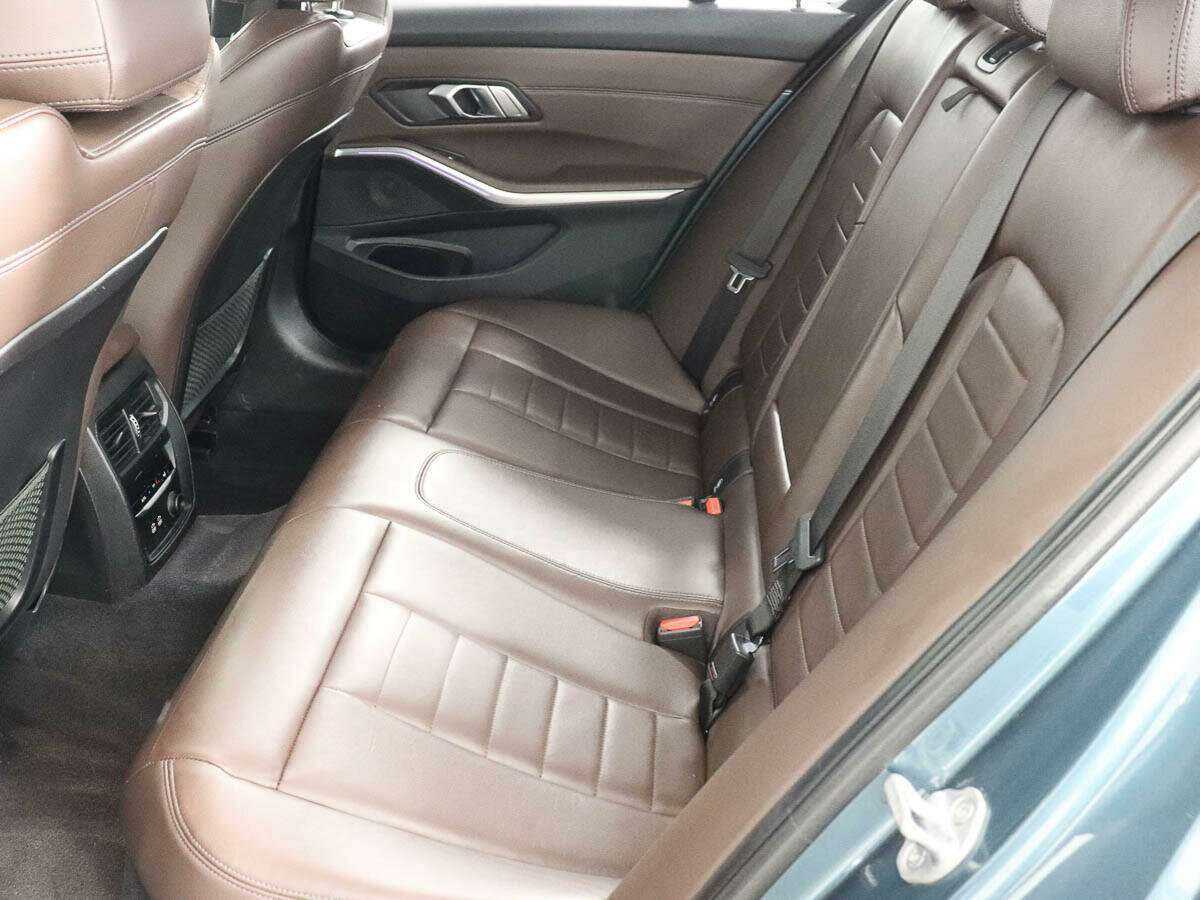 Б/У БМВ 3 серии 2019 года. Фото: #8