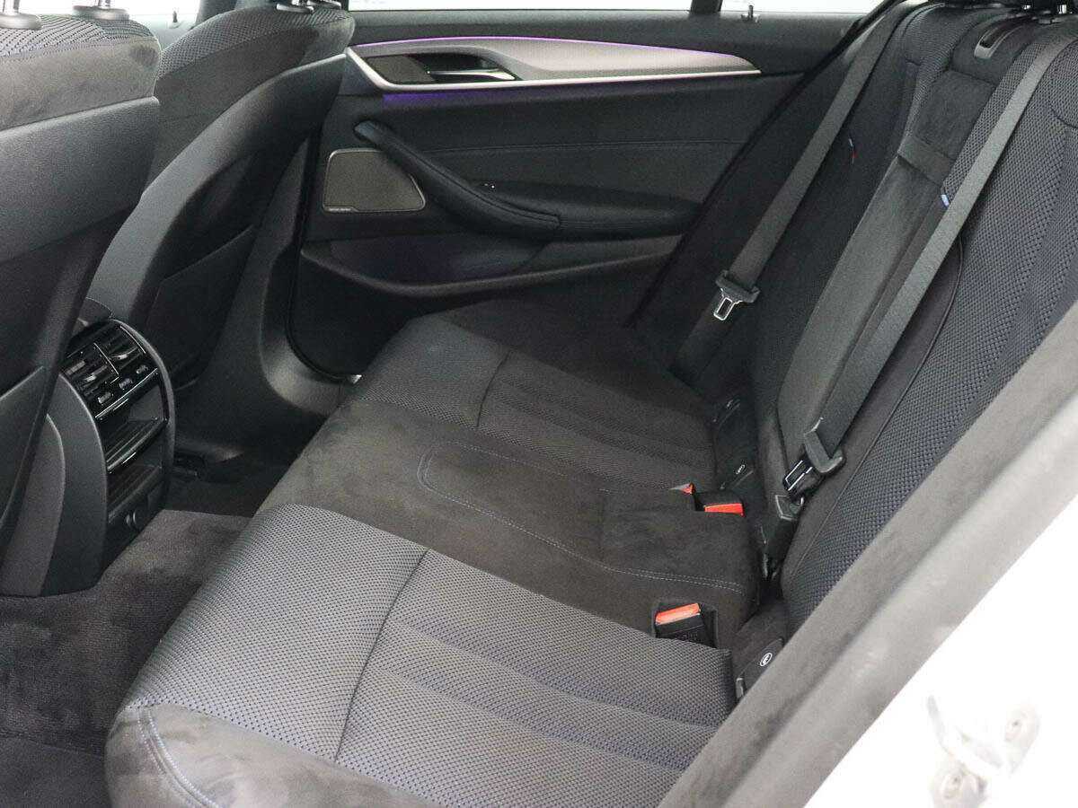 Б/У БМВ 5 серии 2019 года. Фото: #8