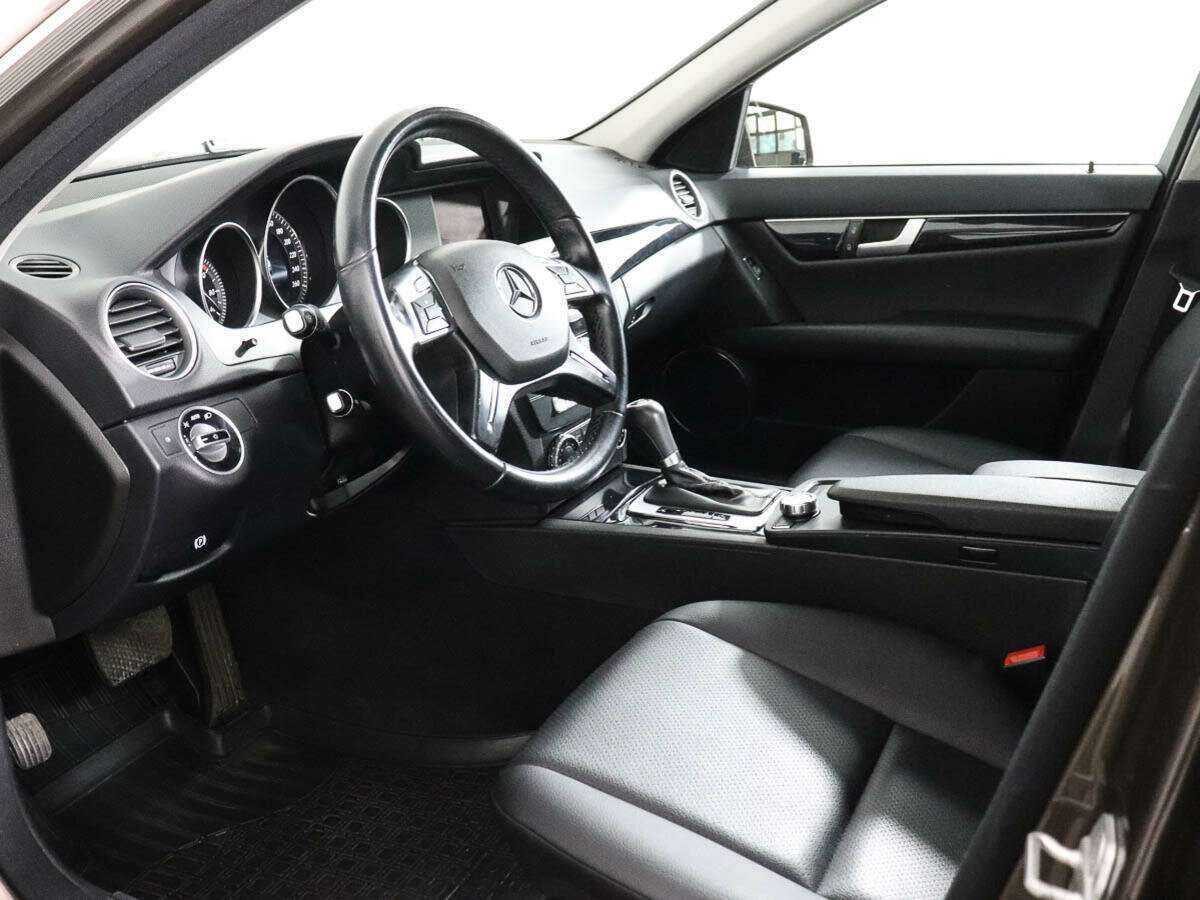 Б/У Мерседес-Бенц Ц-Класс 2012 года. Фото: #7