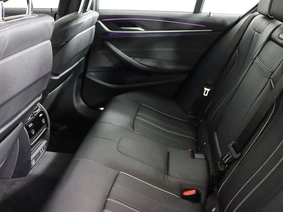 Б/У БМВ 5 серии 2020 года. Фото: #8