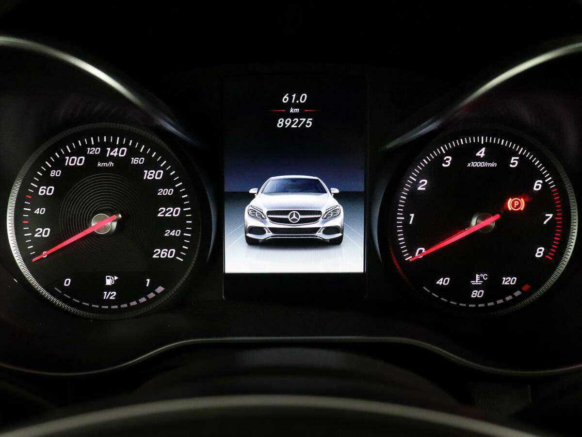 Б/У Мерседес-Бенц Ц-Класс 2016 года. Фото: #11