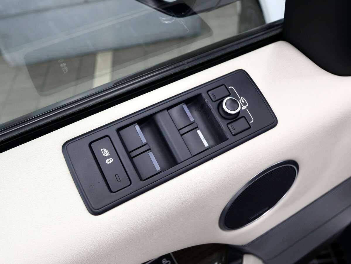 Б/У Лэнд Ровер Рэнж Ровер Спорт 2017 года. Фото: #6