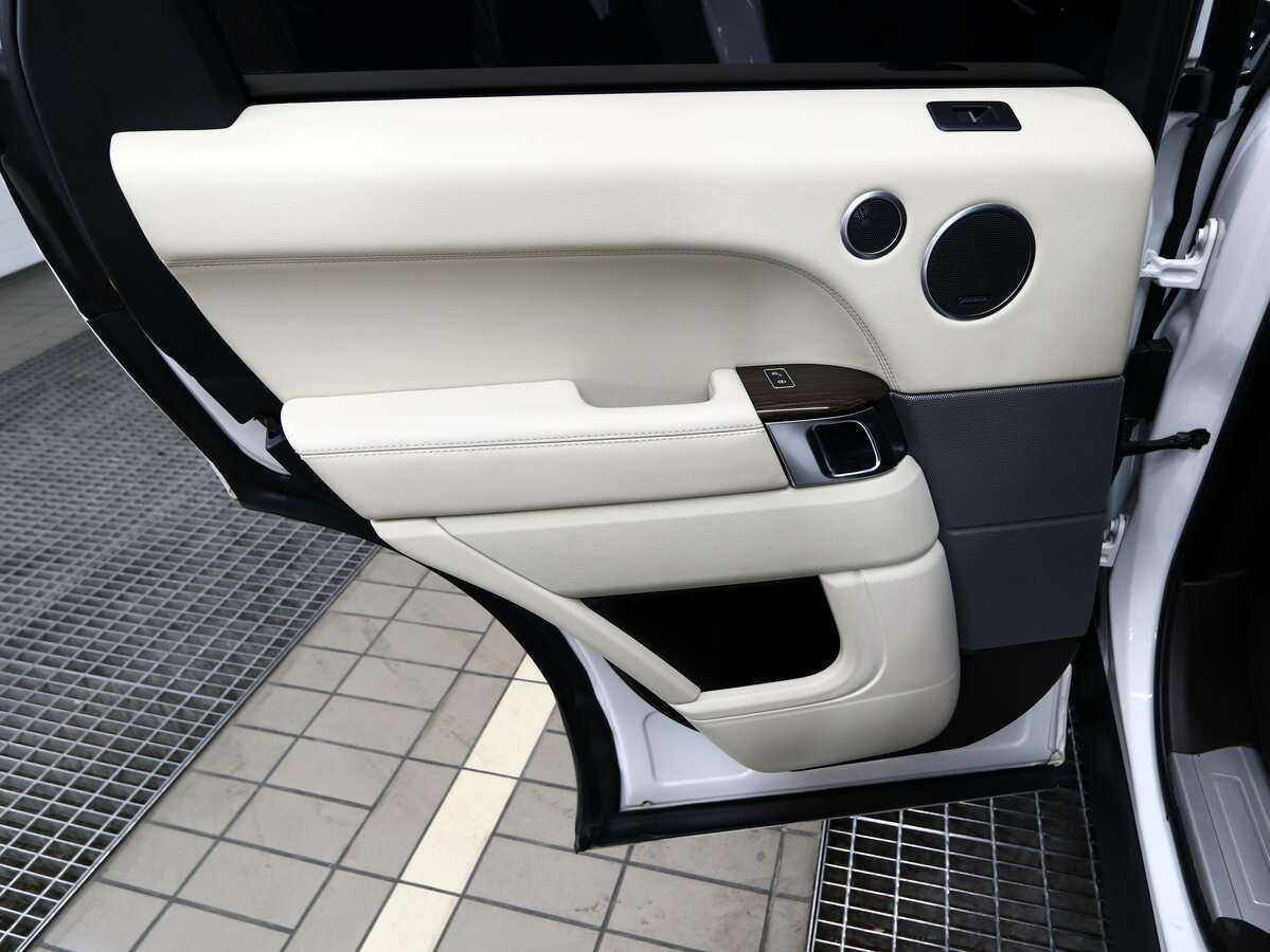 Б/У Лэнд Ровер Рэнж Ровер Спорт 2017 года. Фото: #8