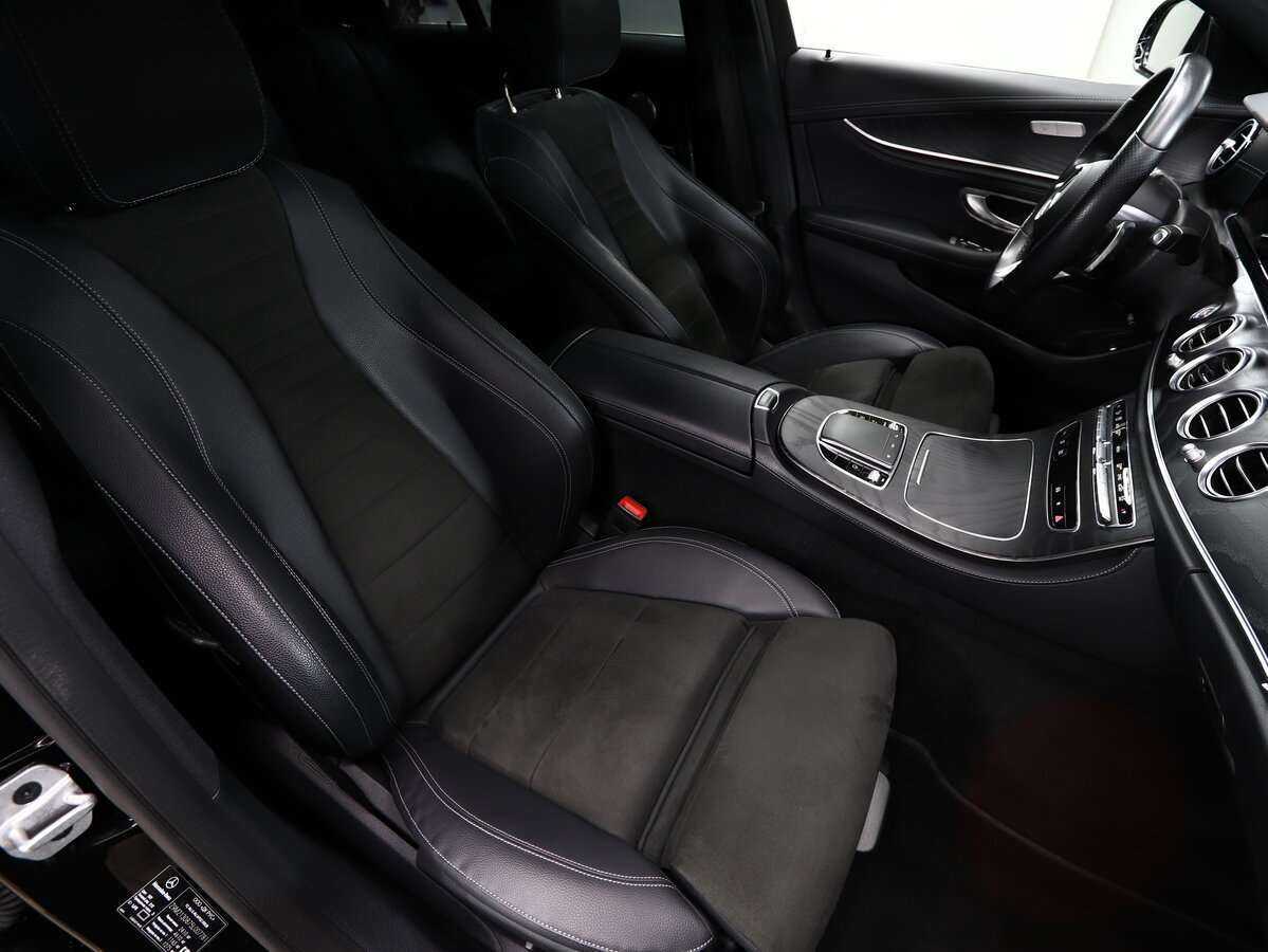 Б/У Мерседес-Бенц Е-Класс 2021 года. Фото: #10