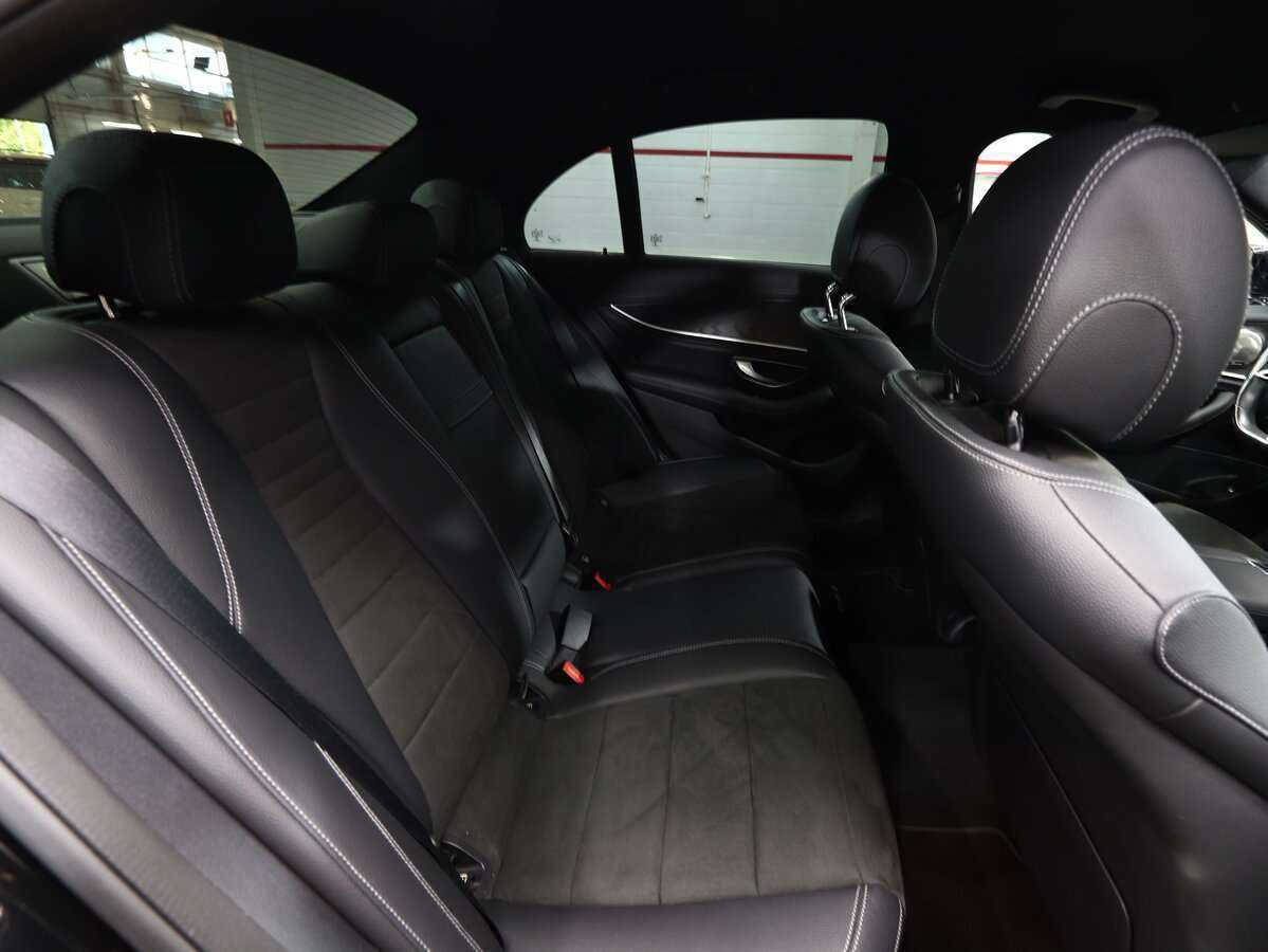 Б/У Мерседес-Бенц Е-Класс 2021 года. Фото: #11