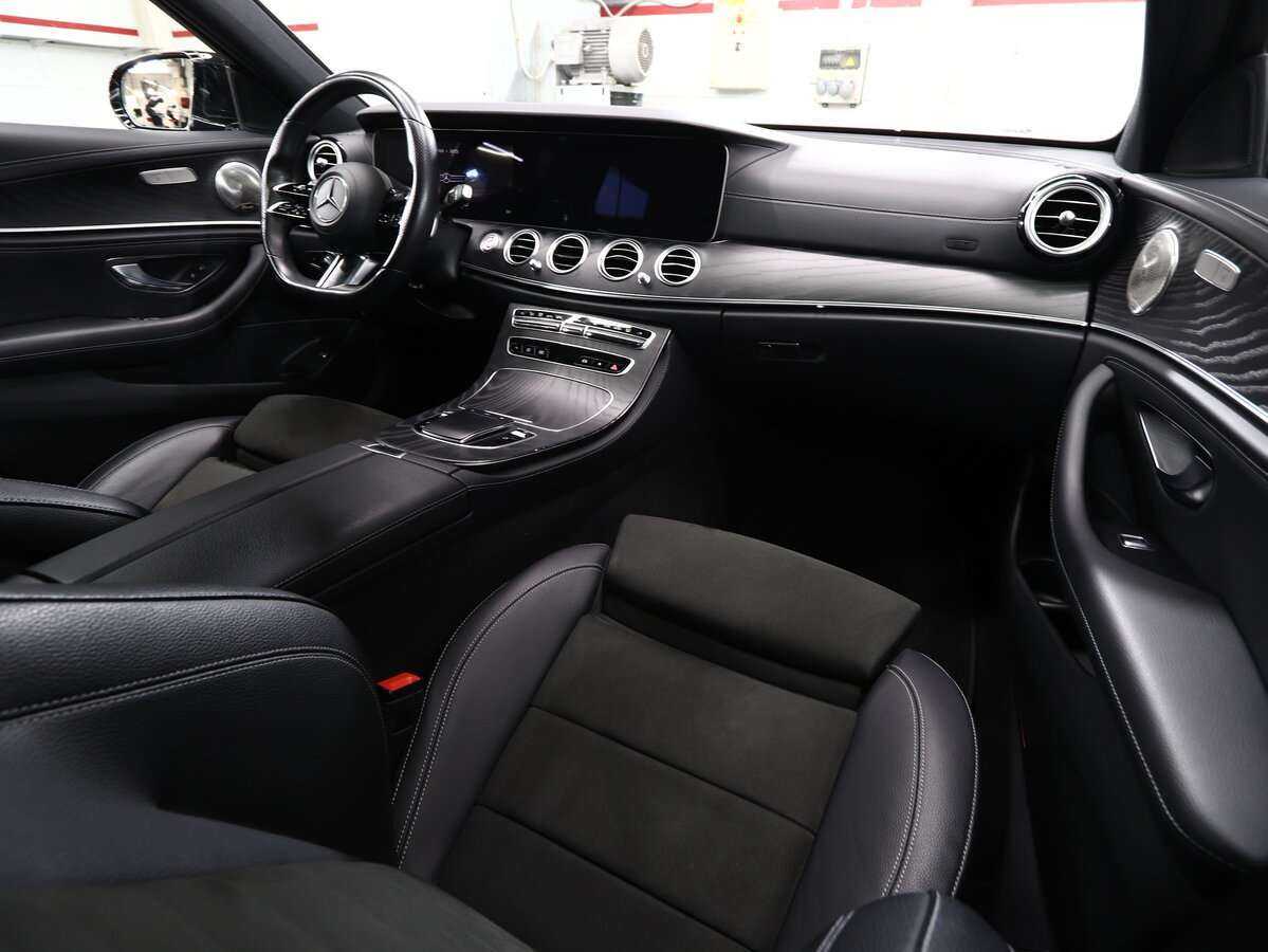 Б/У Мерседес-Бенц Е-Класс 2021 года. Фото: #12