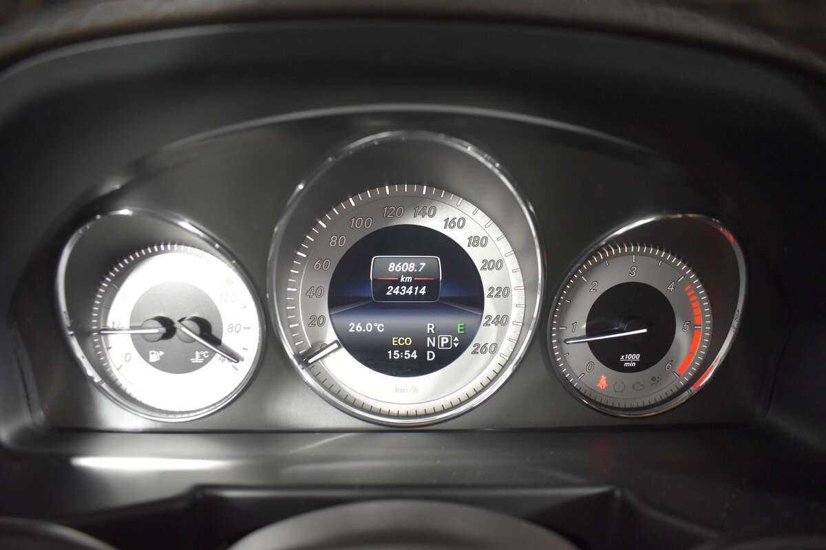 Б/У Мерседес-Бенц ГЛК-Класс 2013 года. Фото: #6