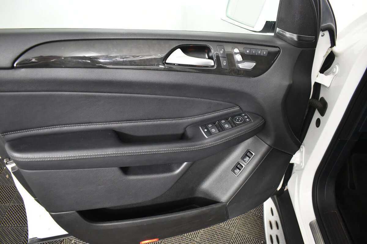 Б/У Мерседес-Бенц ГЛС 2016 года. Фото: #12