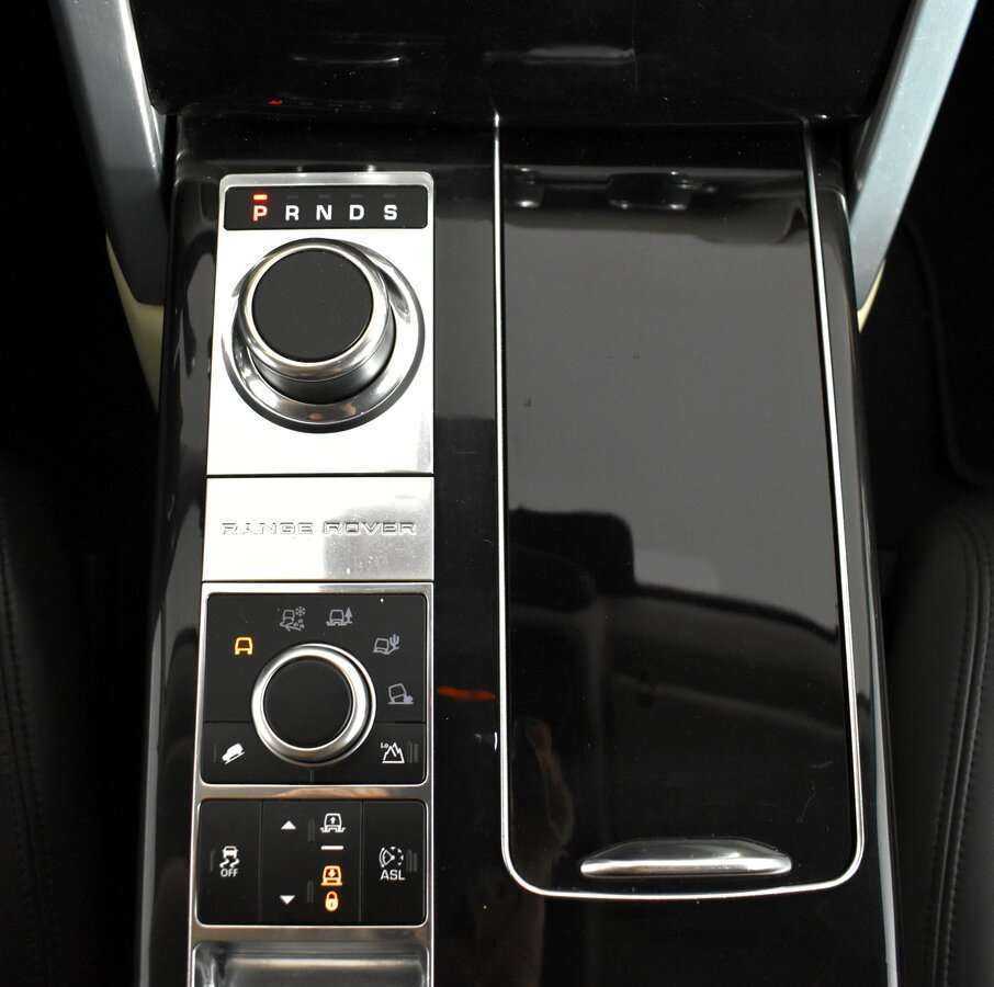 Б/У Лэнд Ровер Рэнж Ровер 2015 года. Фото: #14