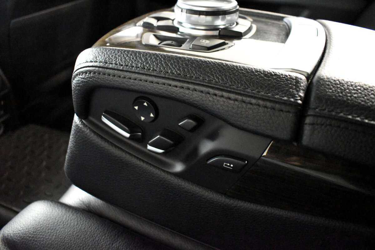 Б/У БМВ 7 серии 2014 года. Фото: #14