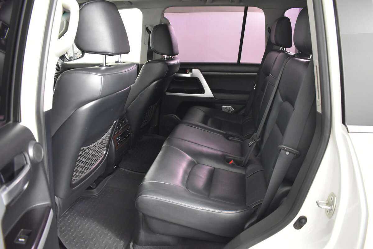 Б/У Тойота Лэнд Крузер 2016 года. Фото: #15