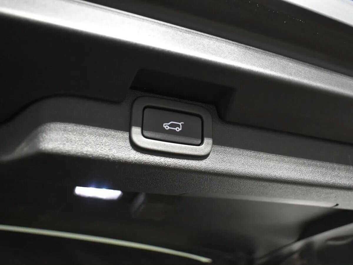 Б/У Лэнд Ровер Дискавери 2018 года. Фото: #6