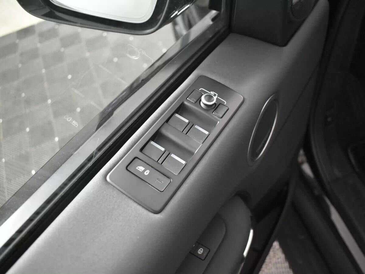 Б/У Лэнд Ровер Дискавери 2018 года. Фото: #8