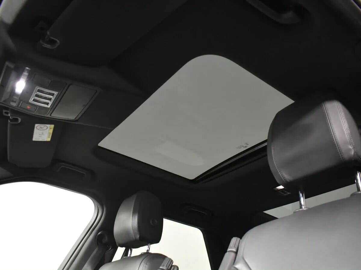 Б/У Лэнд Ровер Дискавери 2018 года. Фото: #11