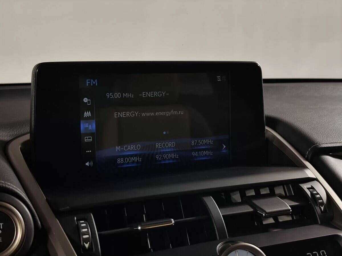 Б/У Лексус Н-Икс 2018 года. Фото: #13