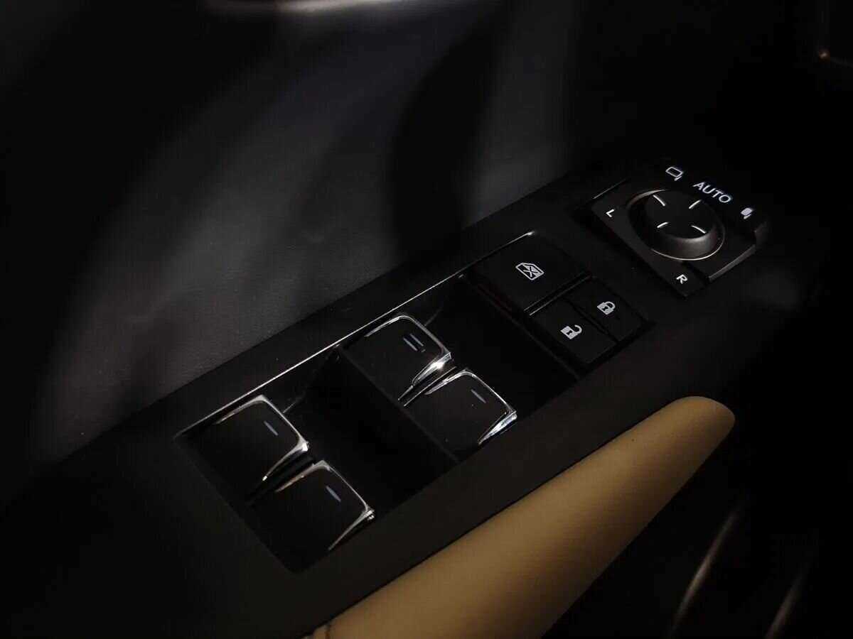 Б/У Лексус Н-Икс 2018 года. Фото: #20