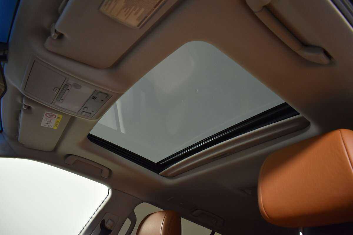 Б/У Лексус Л-Икс 2013 года. Фото: #4