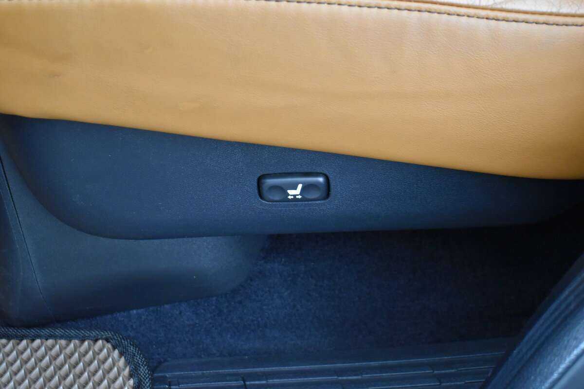 Б/У Лексус Л-Икс 2013 года. Фото: #7