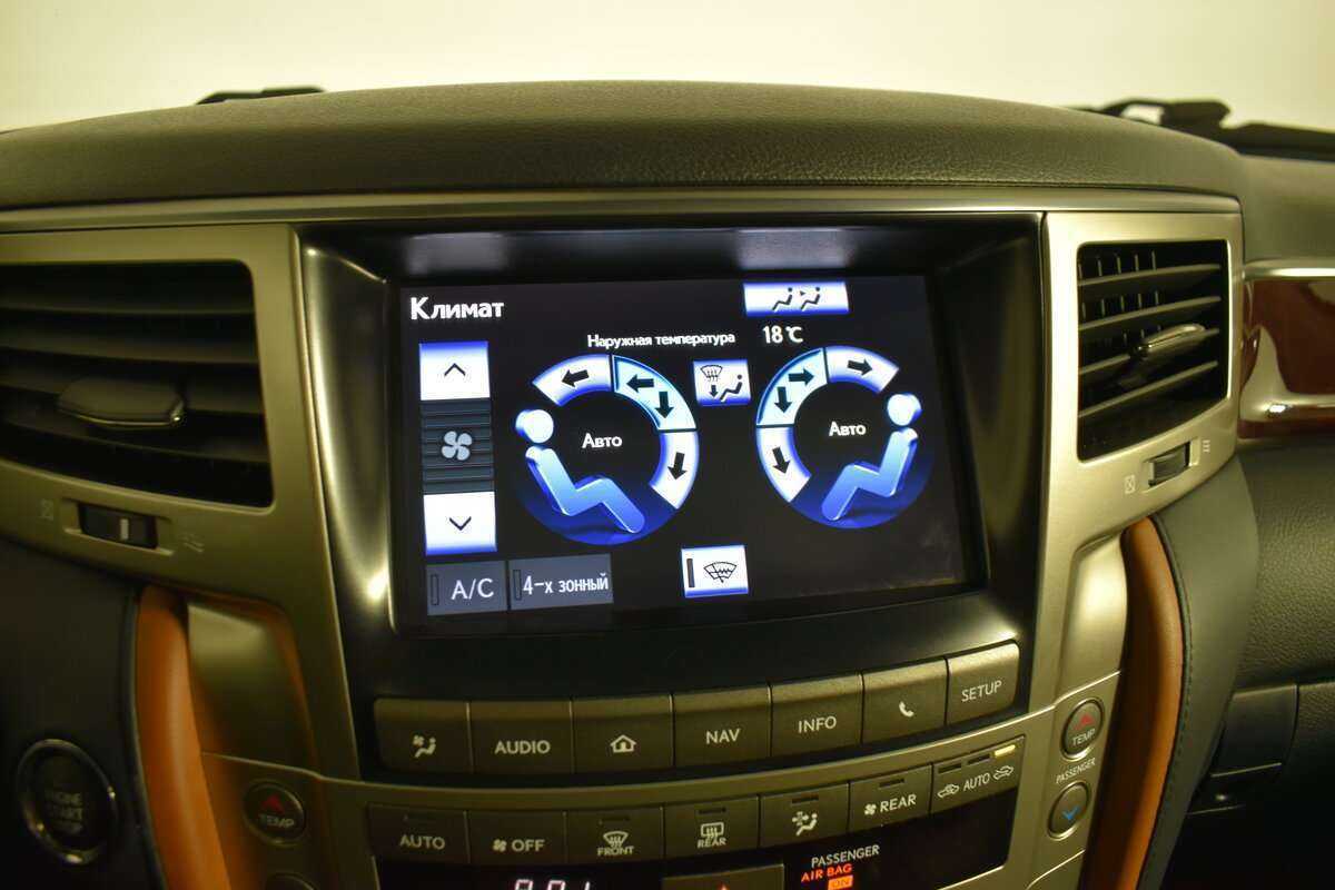 Б/У Лексус Л-Икс 2013 года. Фото: #21