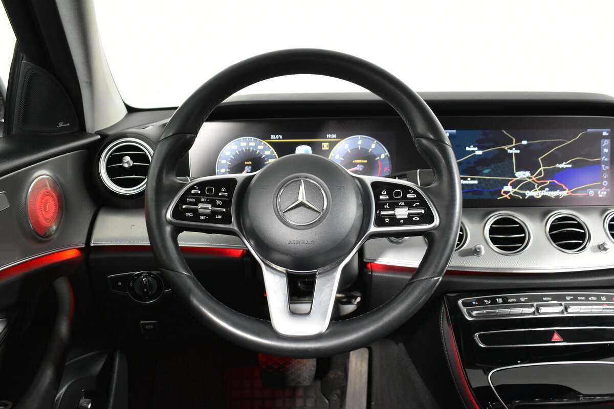 Б/У Мерседес-Бенц Е-Класс 2018 года. Фото: #11