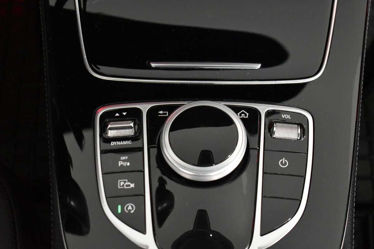 Б/У Мерседес-Бенц Е-Класс 2018 года. Фото: #18