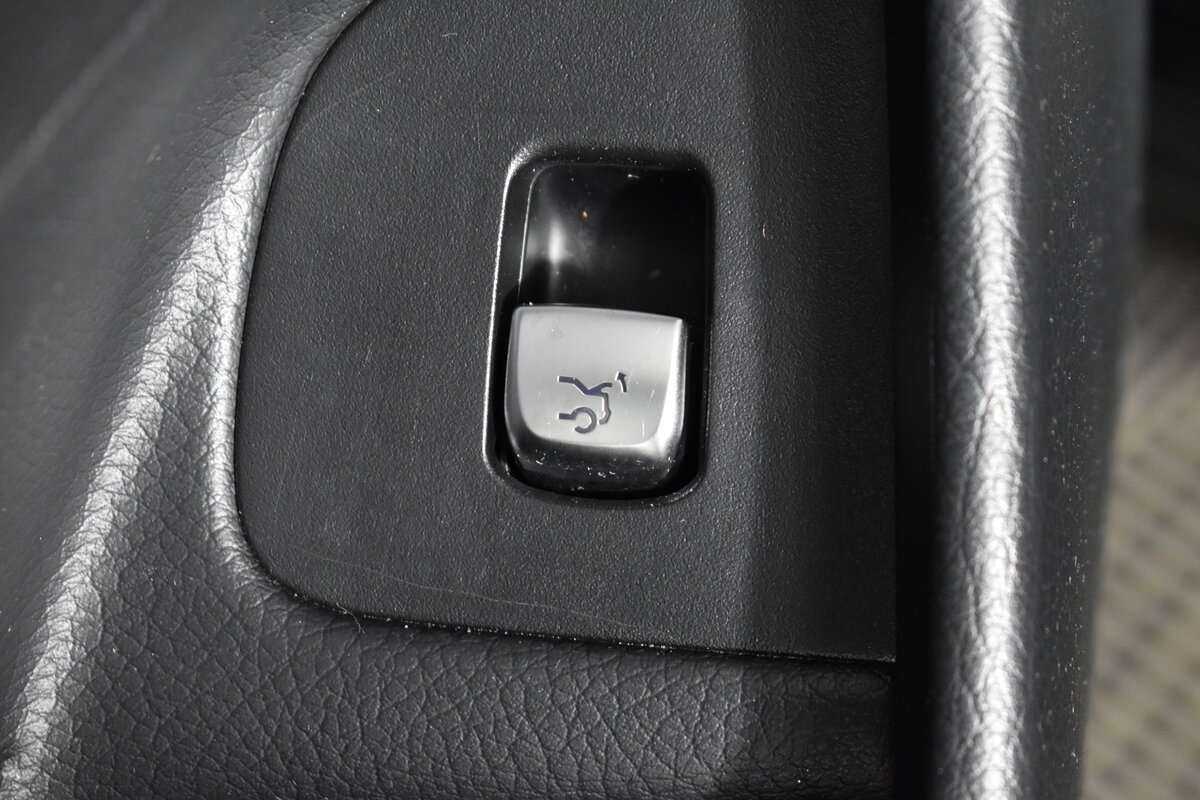 Б/У Мерседес-Бенц Е-Класс 2018 года. Фото: #22