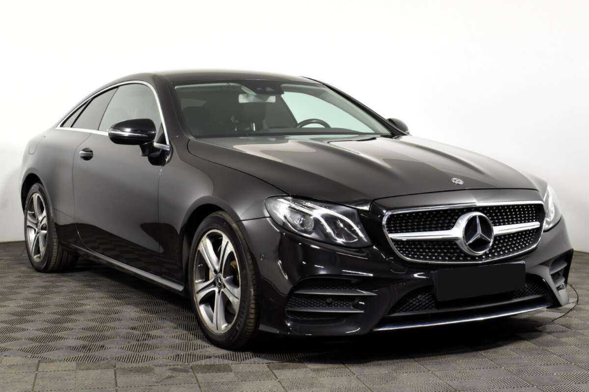 Б/У Мерседес-Бенц Е-Класс 2017 года. Фото: #2